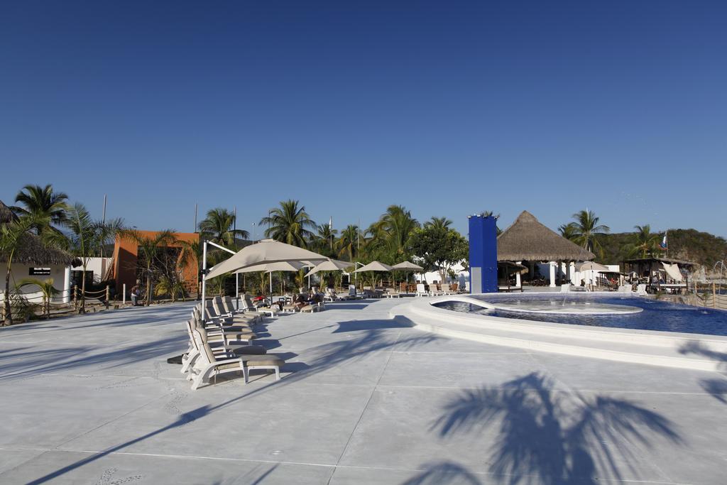 La Isla Huatulco Hotel Exterior photo