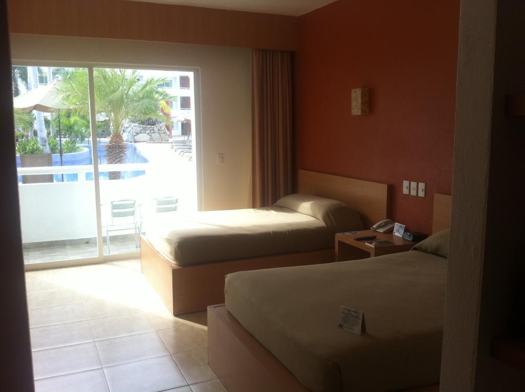 La Isla Huatulco Hotel Exterior photo