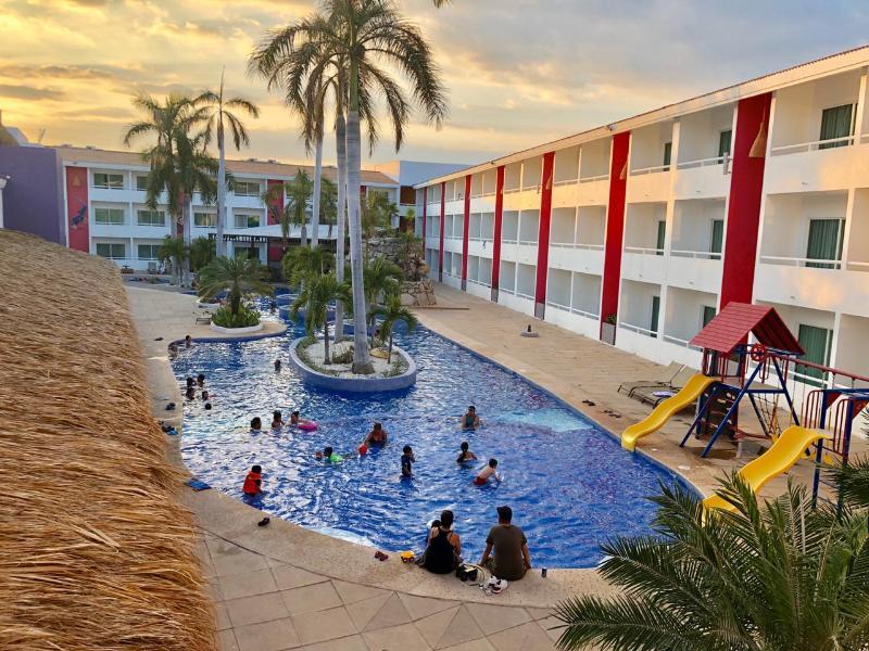 La Isla Huatulco Hotel Exterior photo