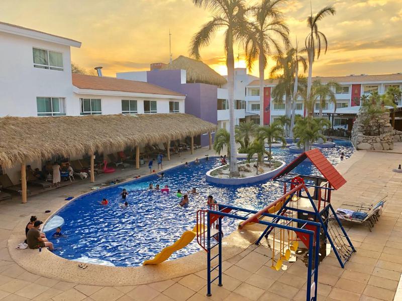 La Isla Huatulco Hotel Exterior photo